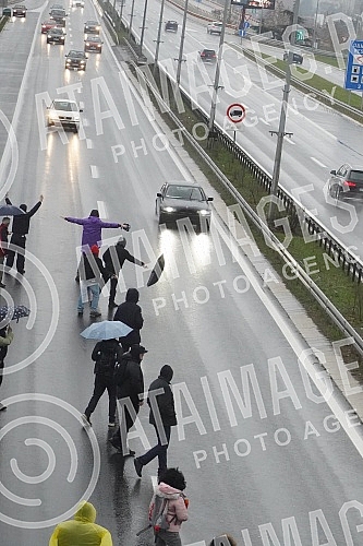 Blockade of traffic on the highway near the Sava Center with a request to ban the work of Rio Tinto in Serbia.Blokada saobracaja na auto-putua kod Sava centra sa zahtevom za zabranu rada Rio Tinta u Srbiji.