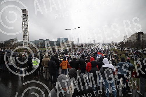 Blockade of traffic on the highway near the Sava Center with a request to ban the work of Rio Tinto in Serbia.Blokada saobracaja na auto-putua kod Sava centra sa zahtevom za zabranu rada Rio Tinta u Srbiji.