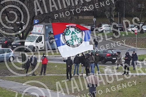 Gathering of citizens in front of the Sava Center who will join the protest and the blockade of the highway near the Sava Center with a request to ban the work of Rio Tinto in Serbia.Okupljanje gradjana ispred Sava centa  koji ce se pridruziti prot