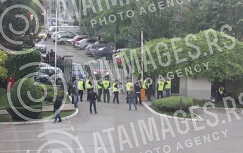 Extraordinary Assembly of Partizan Football Club was held at the Sports Centre Teleoptik. Vanredna skupstina Fudbalskog kluba Partizan odrzana u Sportskom centru Teleoptik. 