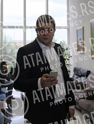 Extraordinary Assembly of Partizan Football Club was held at the Sports Centre Teleoptik. Vanredna skupstina Fudbalskog kluba Partizan odrzana u Sportskom centru Teleoptik. 