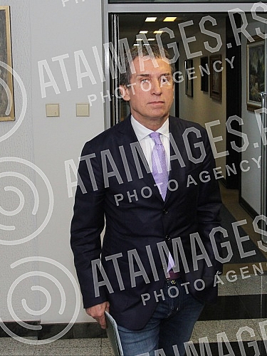 Extraordinary Assembly of Partizan Football Club was held at the Sports Centre Teleoptik. Vanredna skupstina Fudbalskog kluba Partizan odrzana u Sportskom centru Teleoptik. 