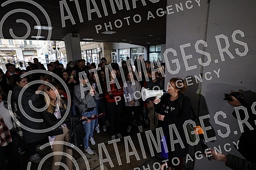 Students are not for sale - protest of students on the plateau near the Faculty of Philosophy.Studenti nisu na prodaju - protest studenata i studentkinja na platou kod Filozofskog fakulteta.