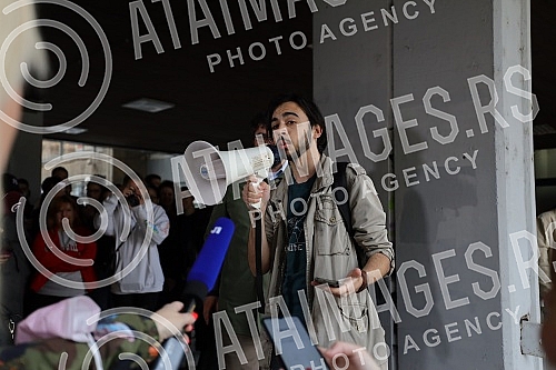 Students are not for sale - protest of students on the plateau near the Faculty of Philosophy.Studenti nisu na prodaju - protest studenata i studentkinja na platou kod Filozofskog fakulteta.