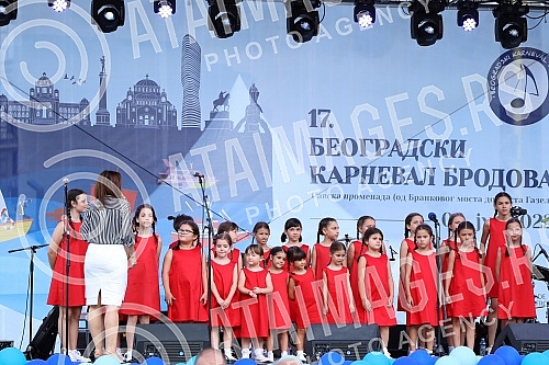 The Belgrade Tourist Organization organized the 17th Belgrade Boat Festival.Turisticka organizacija Beograda organizovala je 17. Beogradski festival brodova.