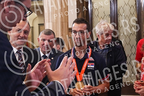 The President of the Republic of Serbia, Aleksandar Vucic, received the women's volleyball team of Serbia, which won the gold medal at the World Championship.Predsednik Republike Srbije Aleksandar Vucic primio je zensku  odbojkasku reprezentaciju S