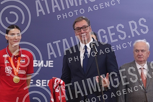 The President of the Republic of Serbia, Aleksandar Vucic, received the women's volleyball team of Serbia, which won the gold medal at the World Championship.Predsednik Republike Srbije Aleksandar Vucic primio je zensku  odbojkasku reprezentaciju S