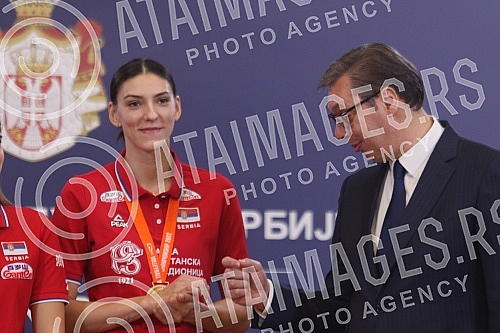 The President of the Republic of Serbia, Aleksandar Vucic, received the women's volleyball team of Serbia, which won the gold medal at the World Championship.Predsednik Republike Srbije Aleksandar Vucic primio je zensku  odbojkasku reprezentaciju S