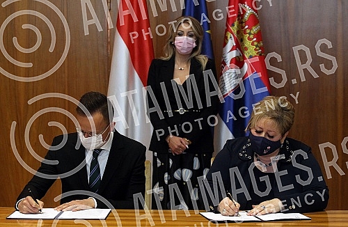Memoranda and protocols signed between Serbian ministries and Hungarian officials and companies.Potpisani memorandumi i protokoli izmedju srpskih ministarstva i madjarskih zvanicnika i kompanija.