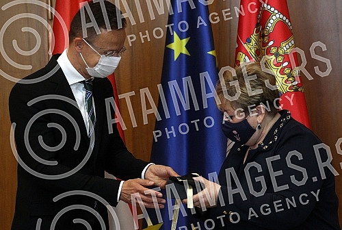 Memoranda and protocols signed between Serbian ministries and Hungarian officials and companies.Potpisani memorandumi i protokoli izmedju srpskih ministarstva i madjarskih zvanicnika i kompanija.